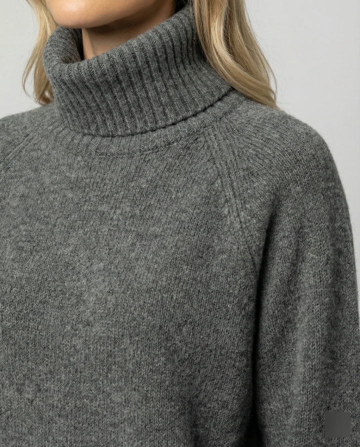 Laura | Women&