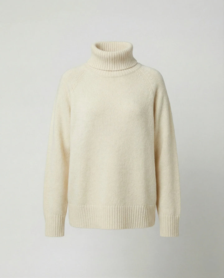 Laura | Women&